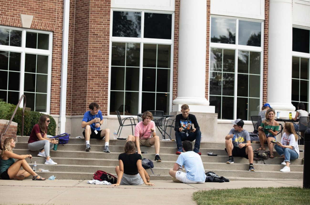 Group of GSP students sitting on steps at Centre College