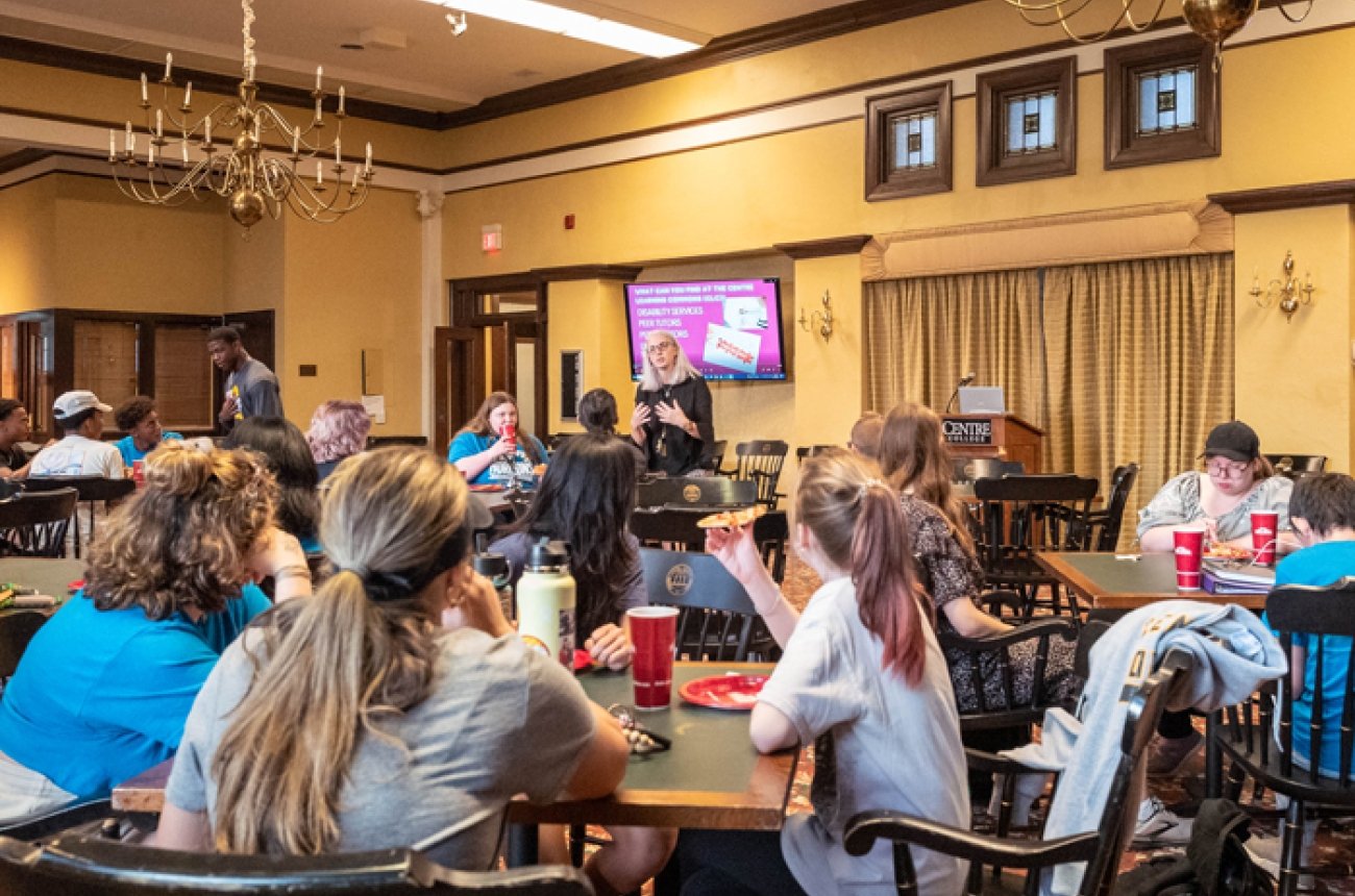 Class teaching on peer mentoring to New Horizon students