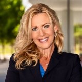 Photo of Robyn Hoffman