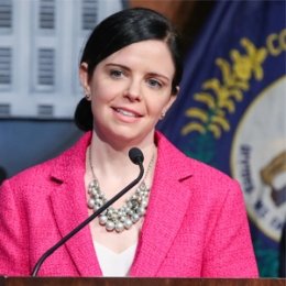 Elizabeth Stronjan headshot