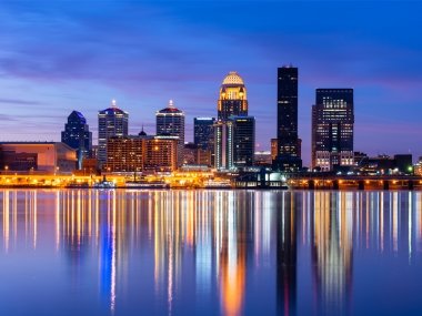 Louisville, KY skyline at night from FreePik