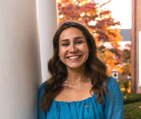 Renee Doser headshot