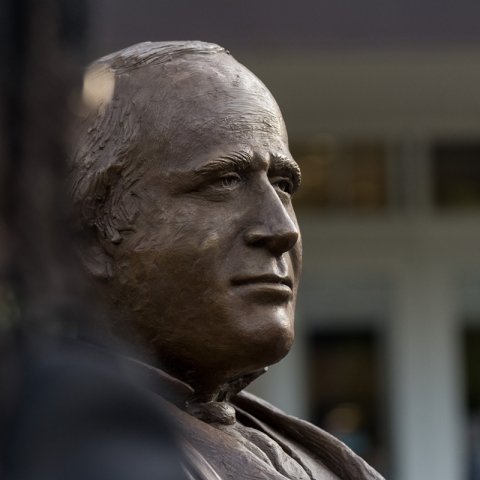 Close up of the statue's face.