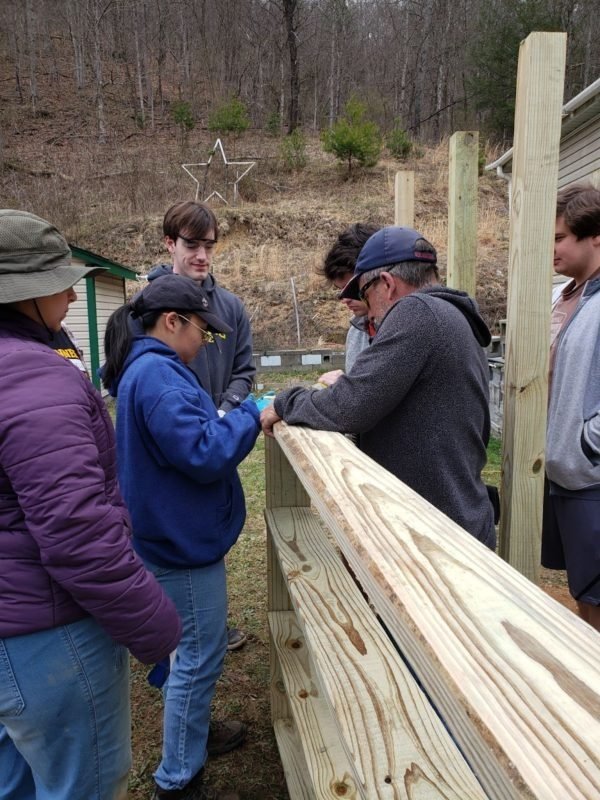 Gloria Lwin ’24 and other members of the Centre College Bonner Program visited Caretta, West Virginia, during the Spring semester of 2022, where they served and learned in a rural community.