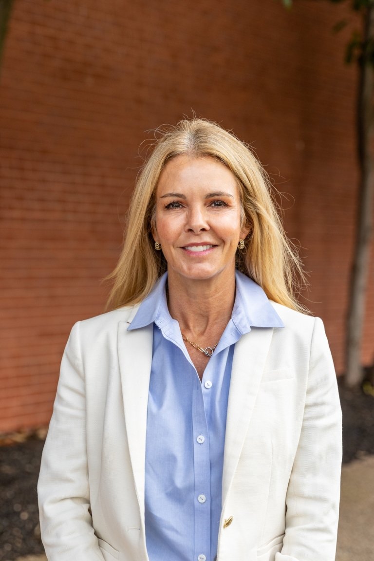 Angie Dillow '92