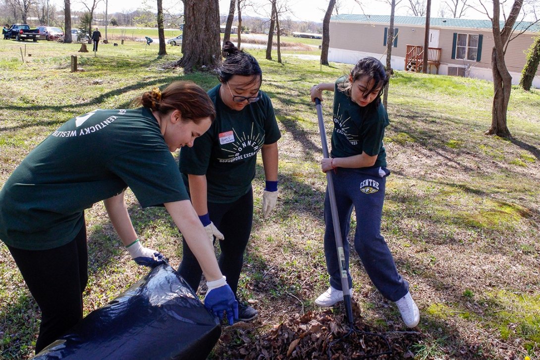 Centre Bonner students and other Bonners from across the state worked to clean up Shelby City Cemetery during their service.