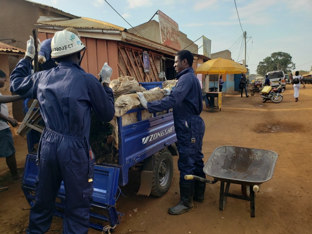 Fabris Mulindi doing service with Solve and Flourish Africa in a refugee camp.